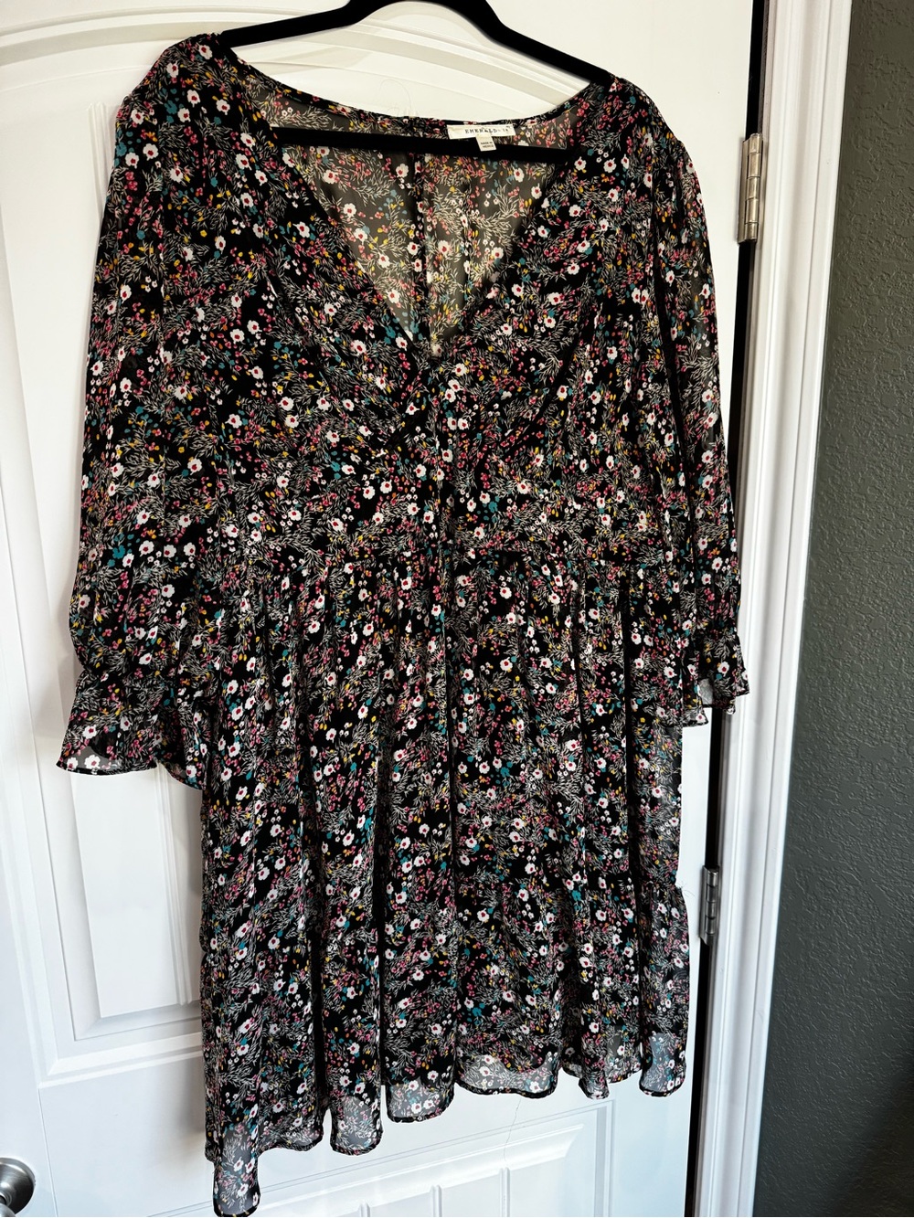 Emerald Floral Tiered Mini Dress 1X Black Boho V Neck Long Sleeve